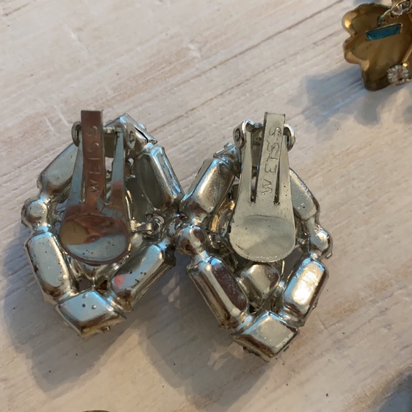 Vintage  earring bundle -10 pairs - Picture 10 of 11